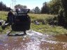 14082008351.jpg - Naboen var skikkelig uheldig. Bilen fikk vann til over julbuene! Han fikk flytta bilen etterhvert, men den var jo full av vann...
